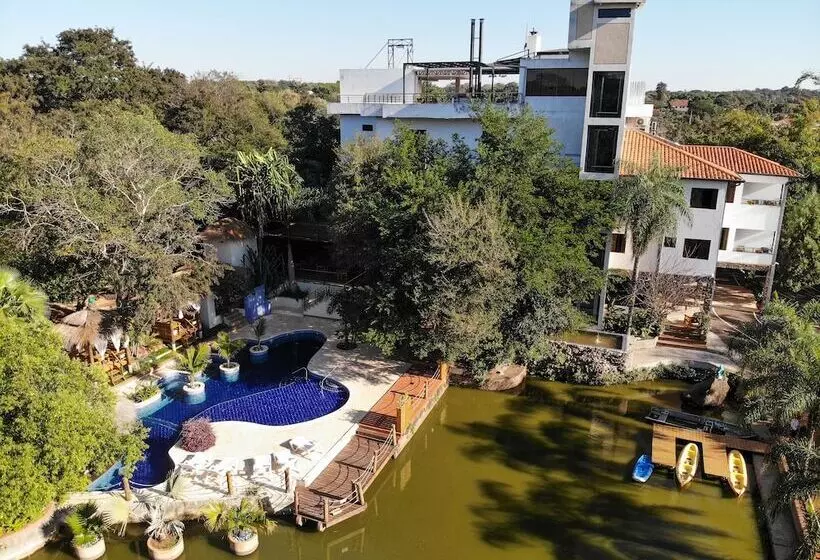 هتل Los Lagos Resort