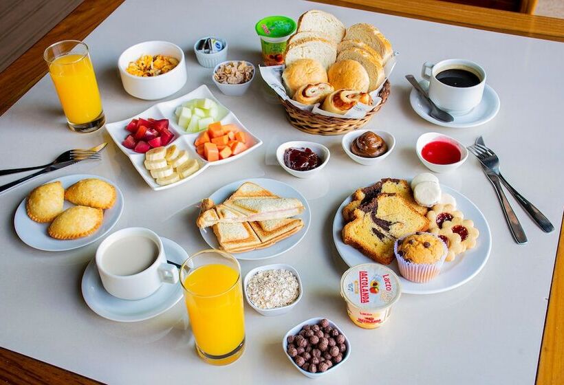 هتل Los Lagos Resort