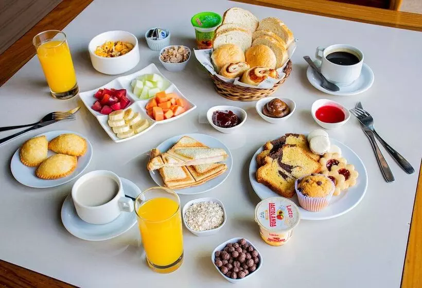 هتل Los Lagos Resort