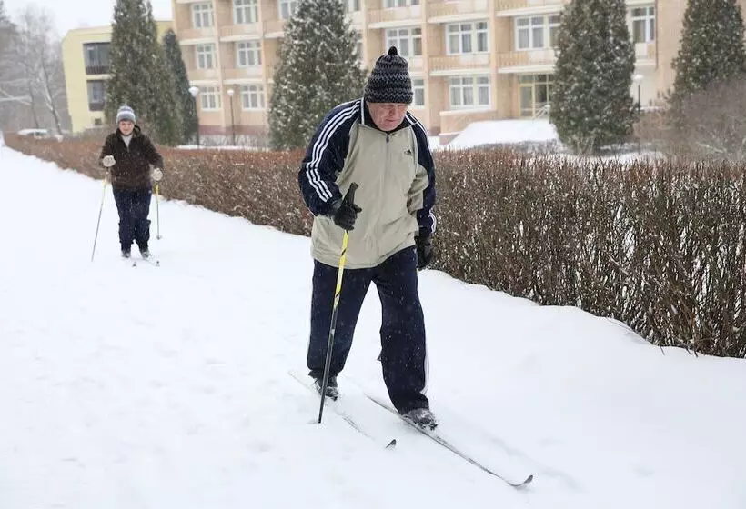 Hotelli Orchestra Oka Spa Resort