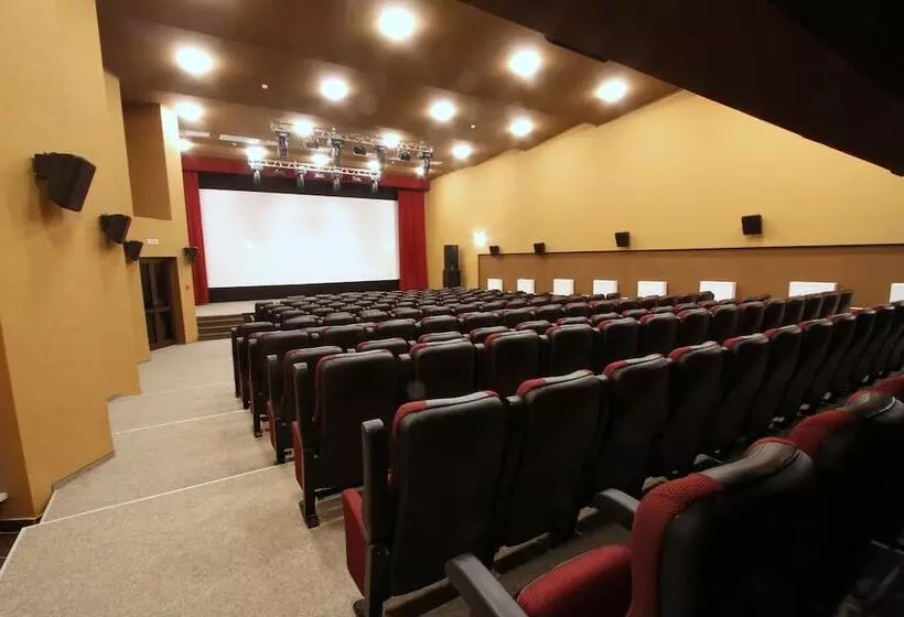 Hotelli Orchestra Oka Spa Resort