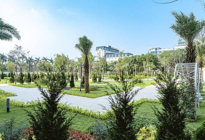 هتل Paracel Resort Hai Tien