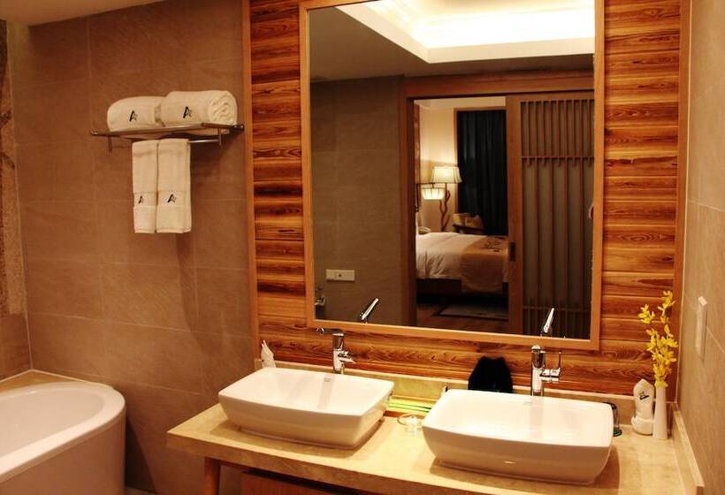 בית מלון כפרי Queshan Lake Arcadia Intl Resort