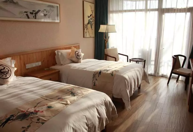 ホテル Queshan Lake Arcadia Intl Resort