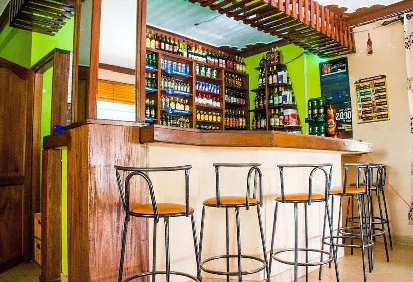 هتل Robathy Rukungiri