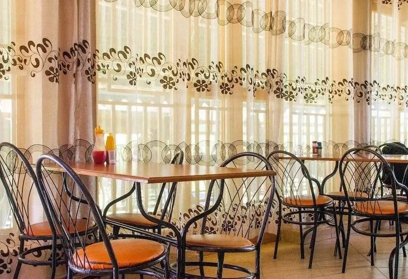 هتل Robathy Rukungiri