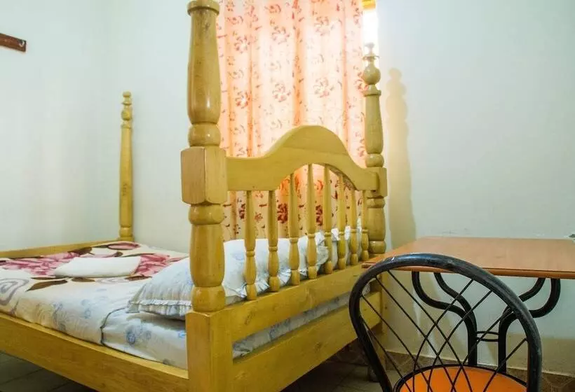 هتل Robathy Rukungiri