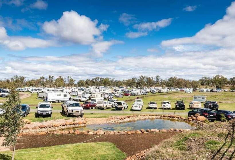 ホテル The Woolshed At Jondaryan Campsite