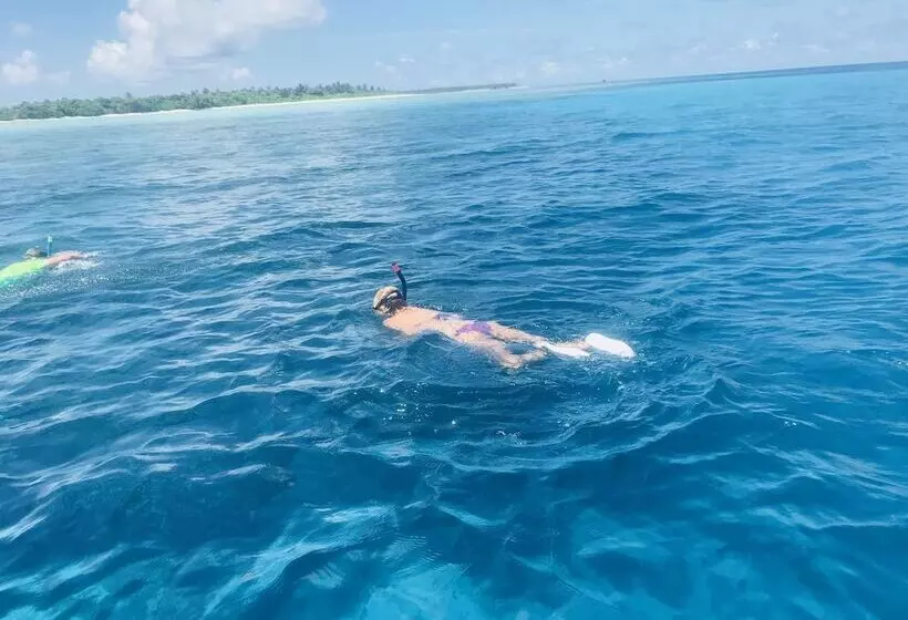 Hotelli Village Life Maldives