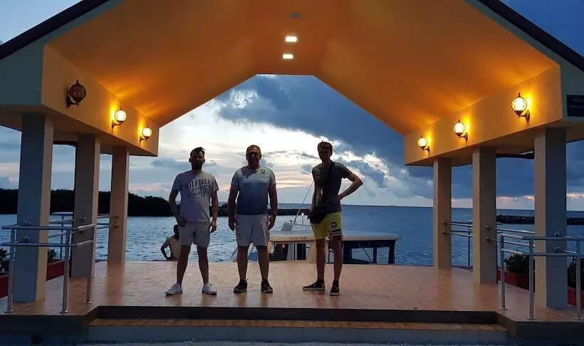 Hotelli Village Life Maldives