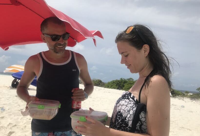 هتل Village Life Maldives