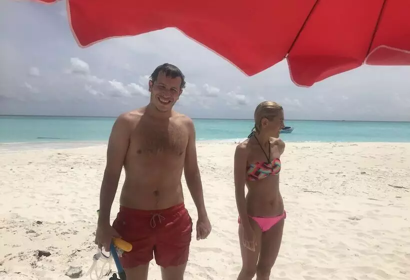 Hotelli Village Life Maldives