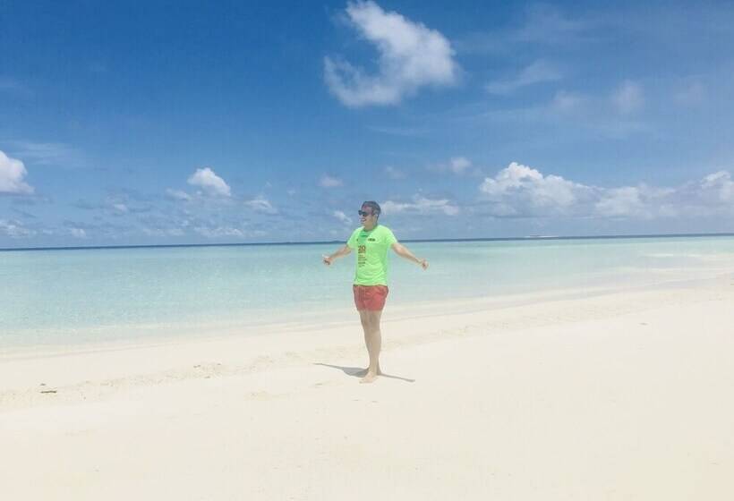 هتل Village Life Maldives