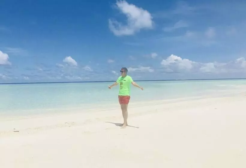 Hotelli Village Life Maldives