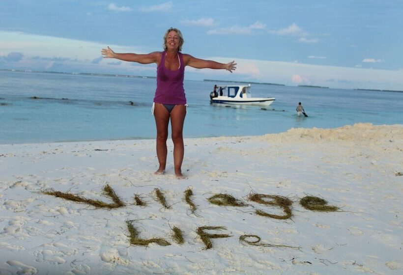 هتل Village Life Maldives