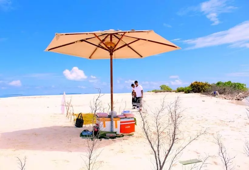 Hotelli Village Life Maldives