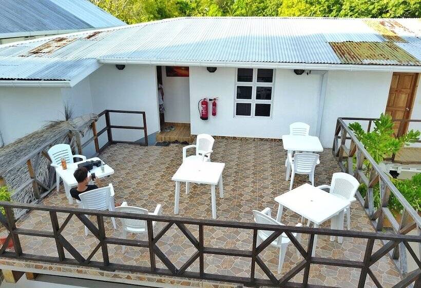 پانسیون Macnas