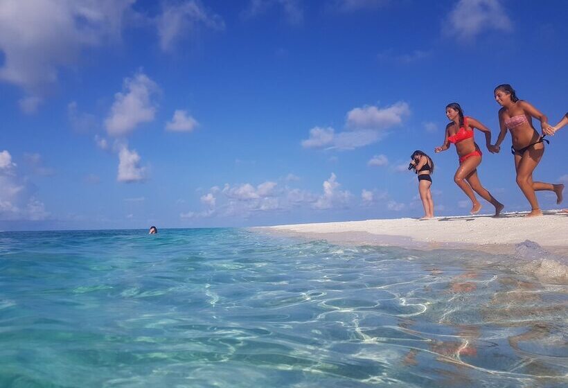 پانسیون Macnas