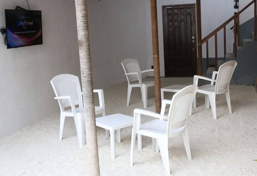 پانسیون Macnas