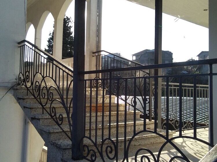 پانسیون White Guest House