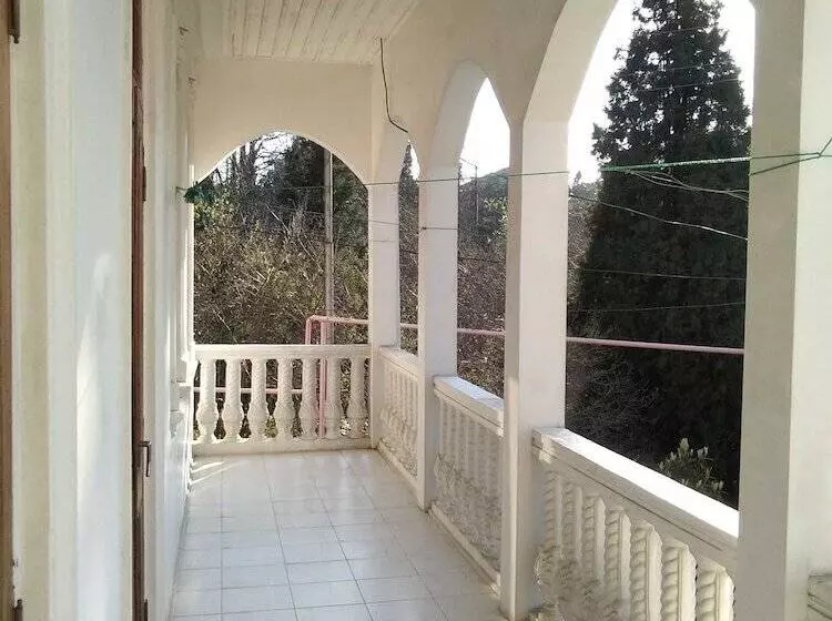 پانسیون White Guest House