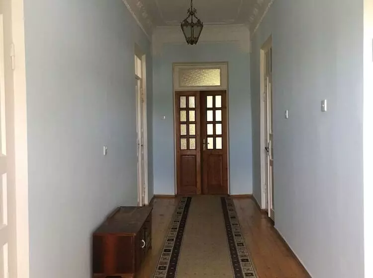 پانسیون White Guest House