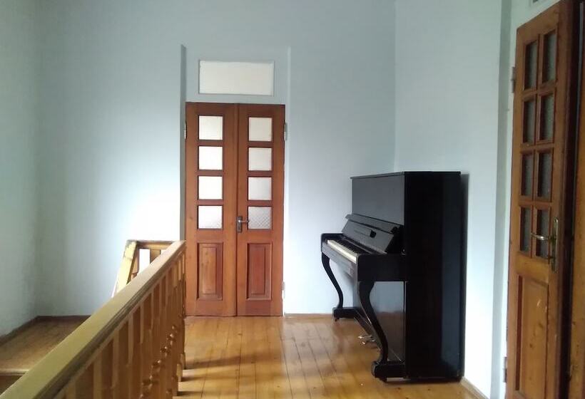 پانسیون White Guest House