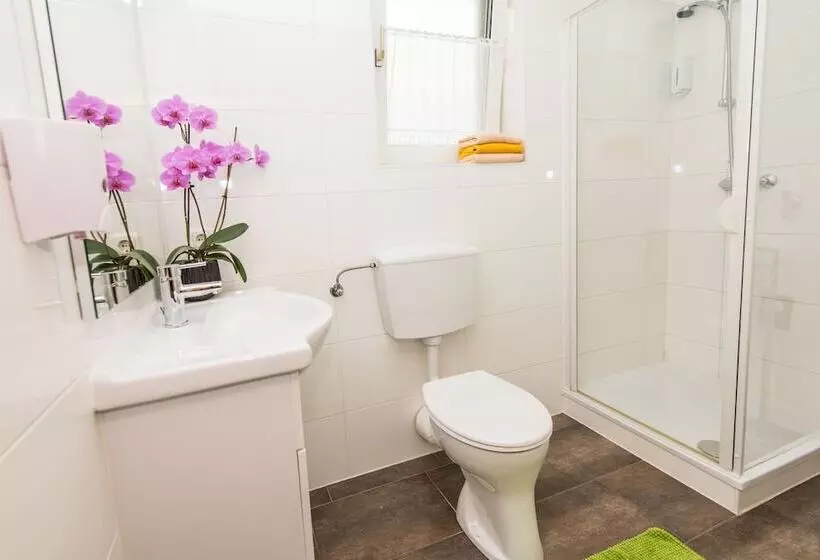 Majatalo Zimmer Ferienwohnung Yassi