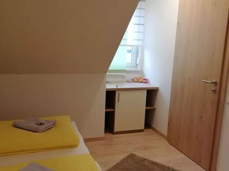 Majatalo Zimmer Ferienwohnung Yassi