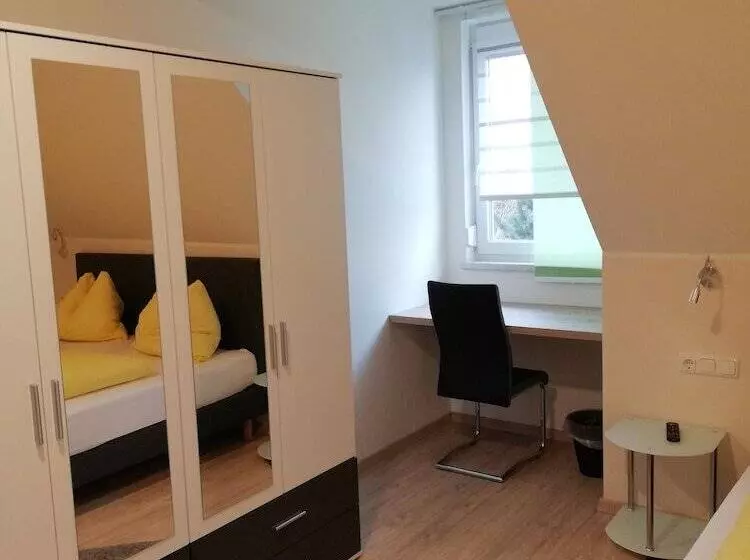 Majatalo Zimmer Ferienwohnung Yassi