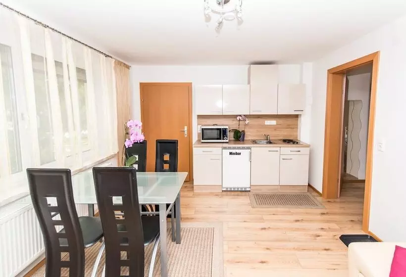 Majatalo Zimmer Ferienwohnung Yassi