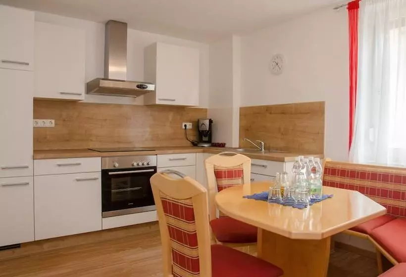 Majatalo Zimmer Ferienwohnung Yassi