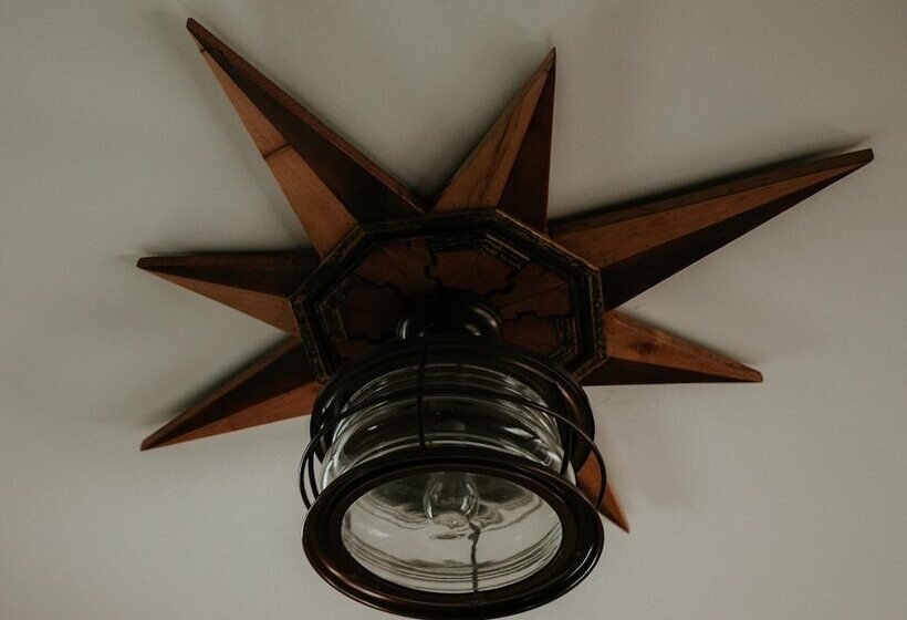 Pitchwood Inn & Alehouse