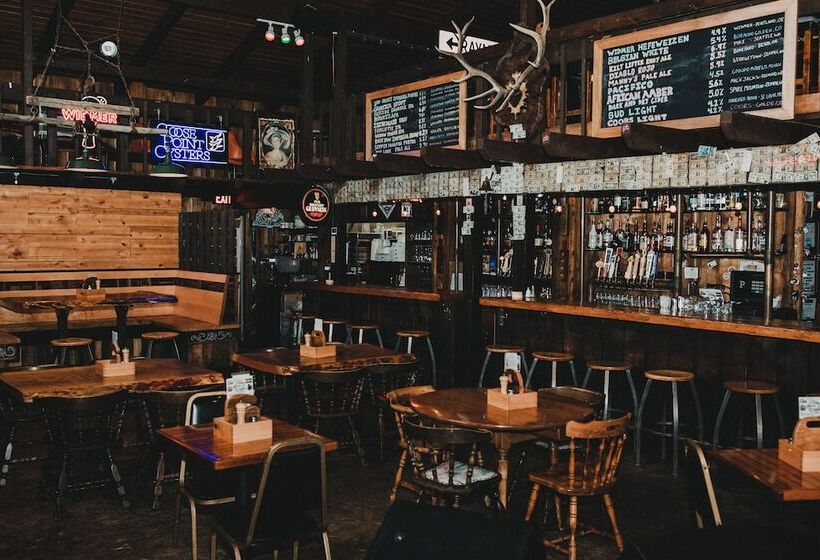 Pitchwood Inn & Alehouse