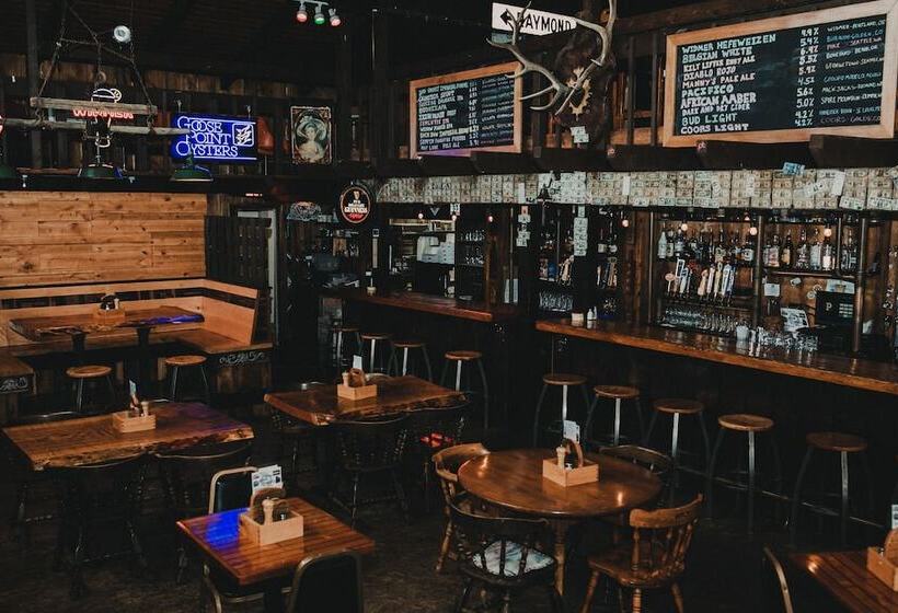 Pitchwood Inn & Alehouse