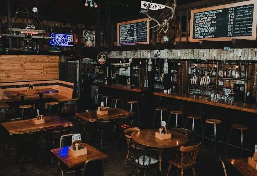 Pitchwood Inn & Alehouse