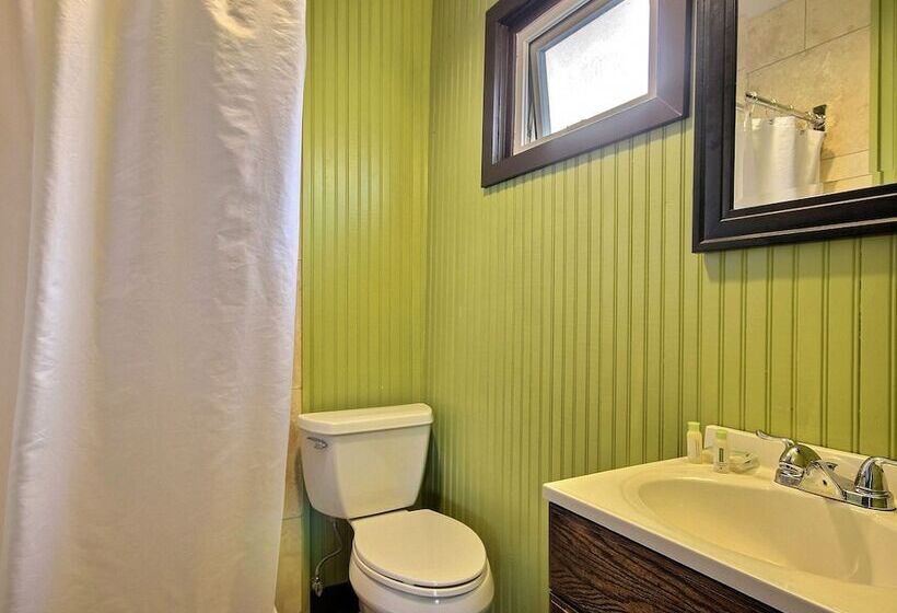 Pitchwood Inn & Alehouse