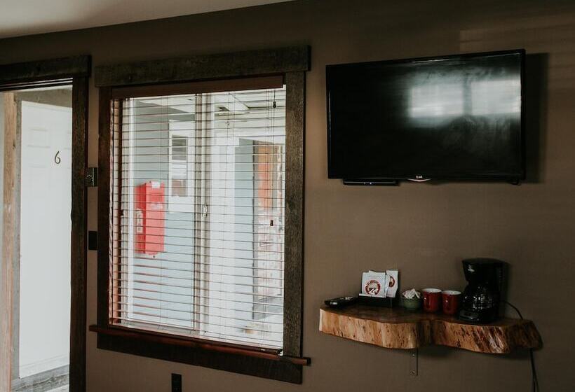 Pitchwood Inn & Alehouse