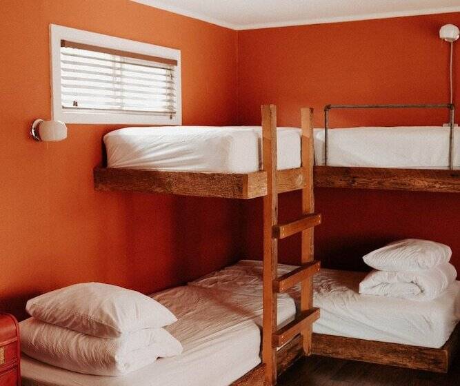 Pitchwood Inn & Alehouse