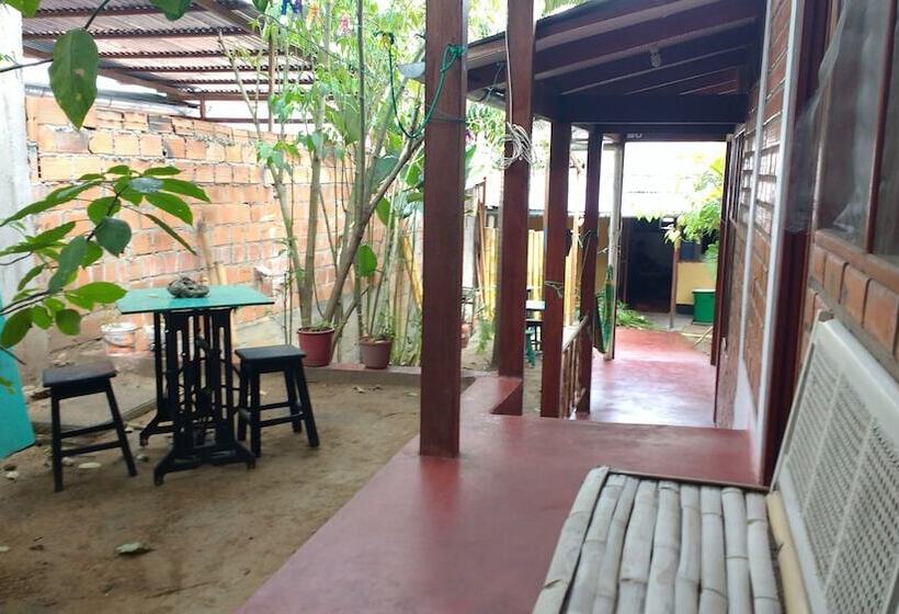 Bambu Backpackers Hostel Adults Only