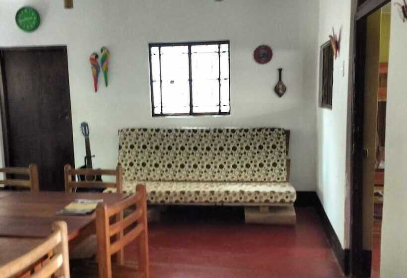 Bambu Backpackers Hostel Adults Only