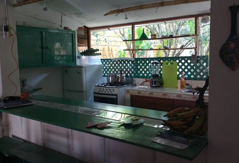 Bambu Backpackers Hostel Adults Only