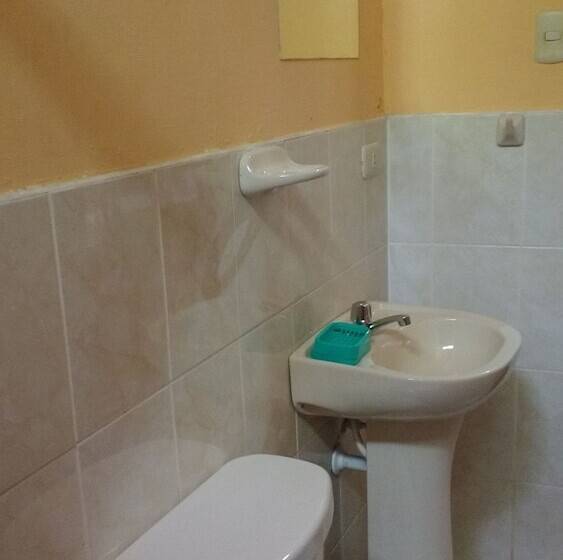 Bambu Backpackers Hostel Adults Only