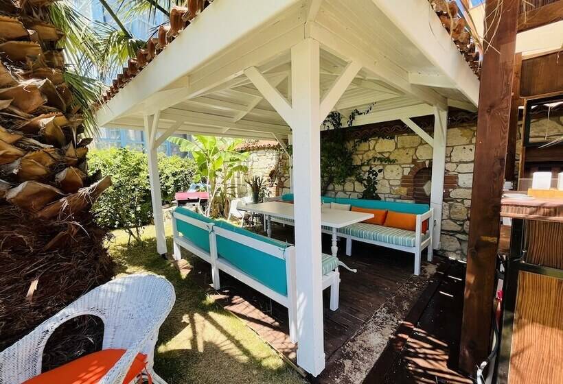 Bed and Breakfast Dört Mevsim Alaçatı Otel