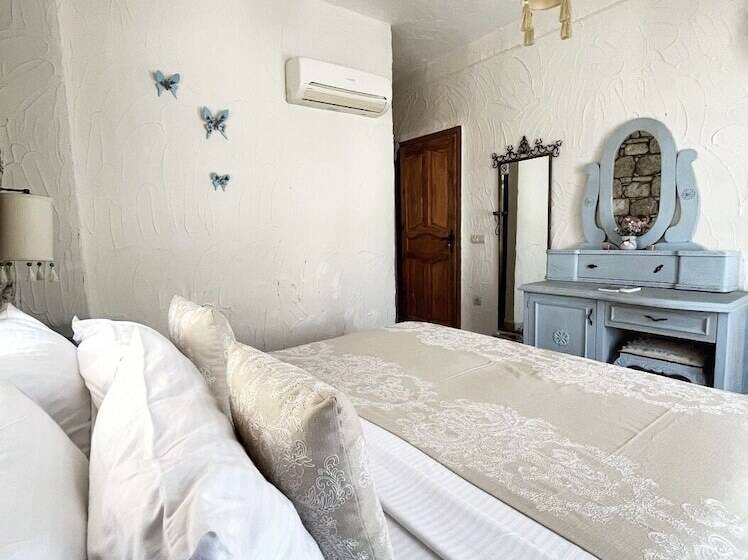 Bed and Breakfast Dört Mevsim Alaçatı Otel