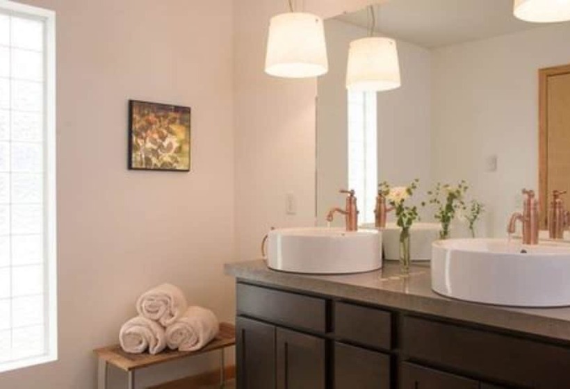 צימר River Spring Lodge