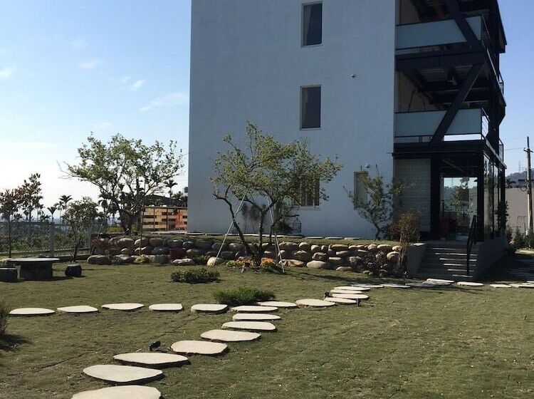 تختخواب و صبحانه Sunlife X Sunshine