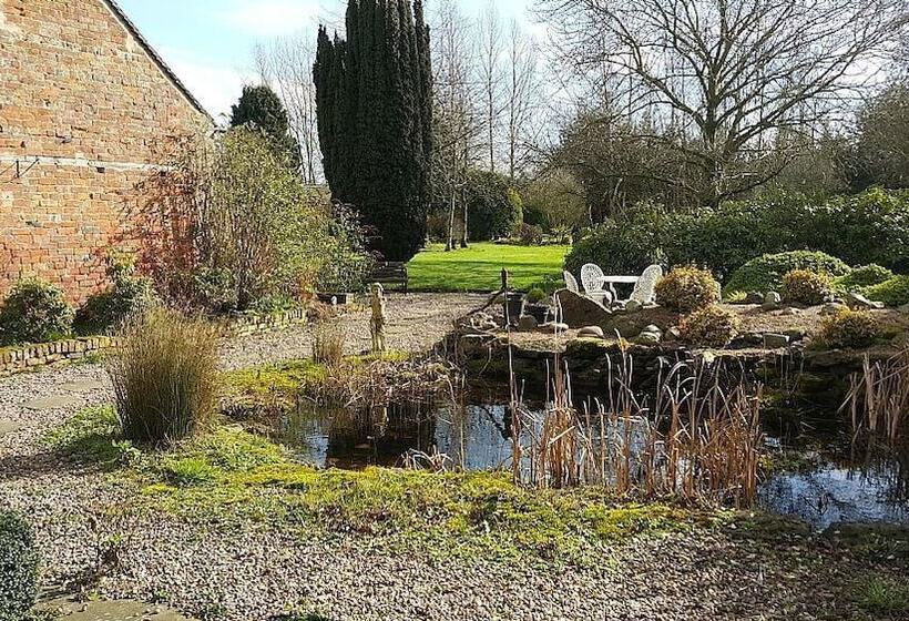 ベッドアンドブレックファースト Ternhill Farm House