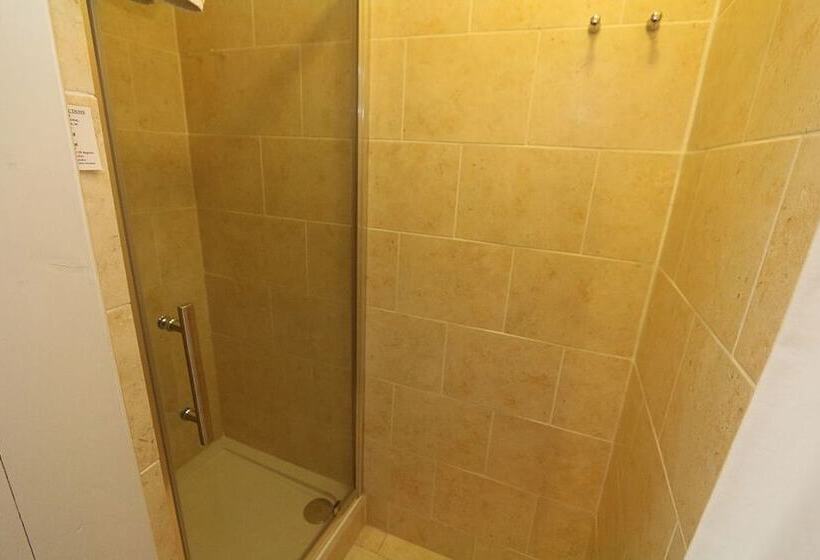 ベッドアンドブレックファースト Ternhill Farm House