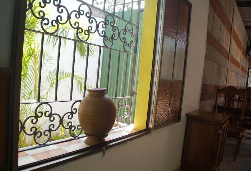 Hostal Casa San Miguel Traveler S House